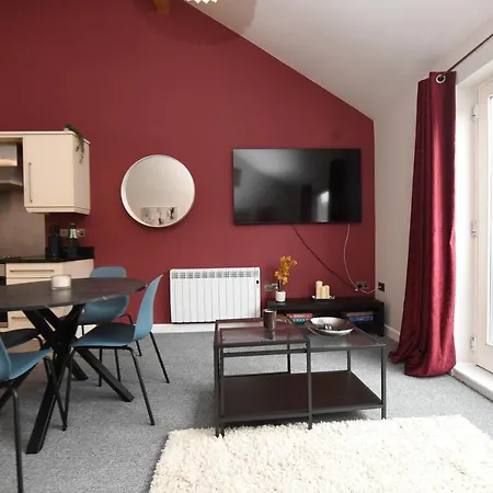 דירה Self Catering - Regent's Court Cherry