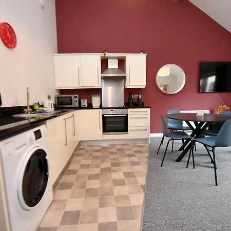 Self Catering - Regent's Court Cherry 해러게이트