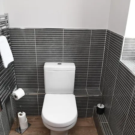 Self Catering - Regent's Court Cherry * Harrogate